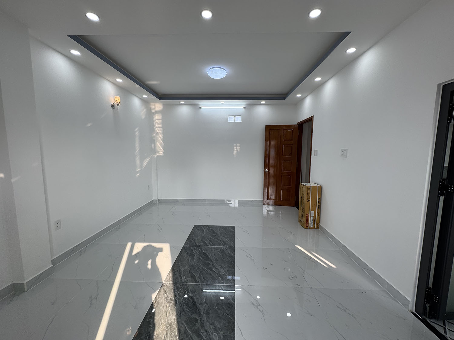 Tuyệt phẩm biệt thự mini 3 lầu, góc 2 mặt tiền hẻm 2 xe hơi 7 chỗ tránh nhau khu VIP Đặng Văn Ngữ